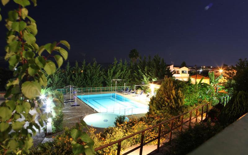 Il Villaggio Chrani Ngoại thất bức ảnh